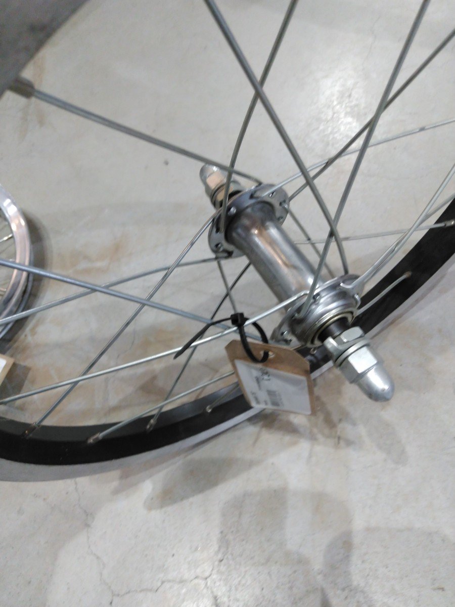 Merkloos Voorwiel 16"